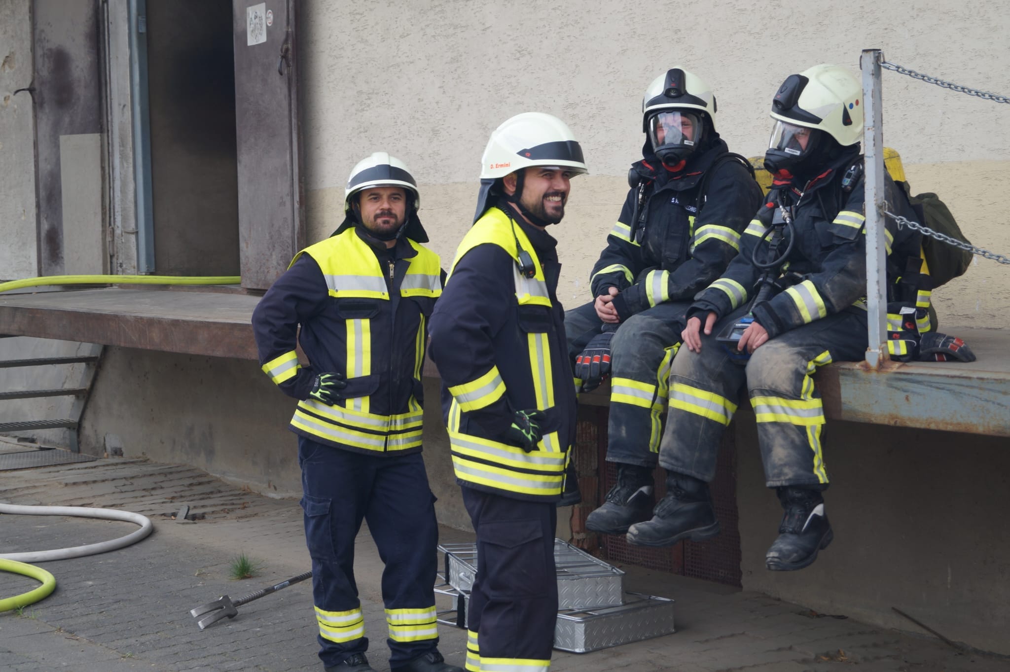 Feuerwehrteam bei einer Übung